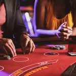 Online Casino Games vs Traditional Casino Games: A Comparison